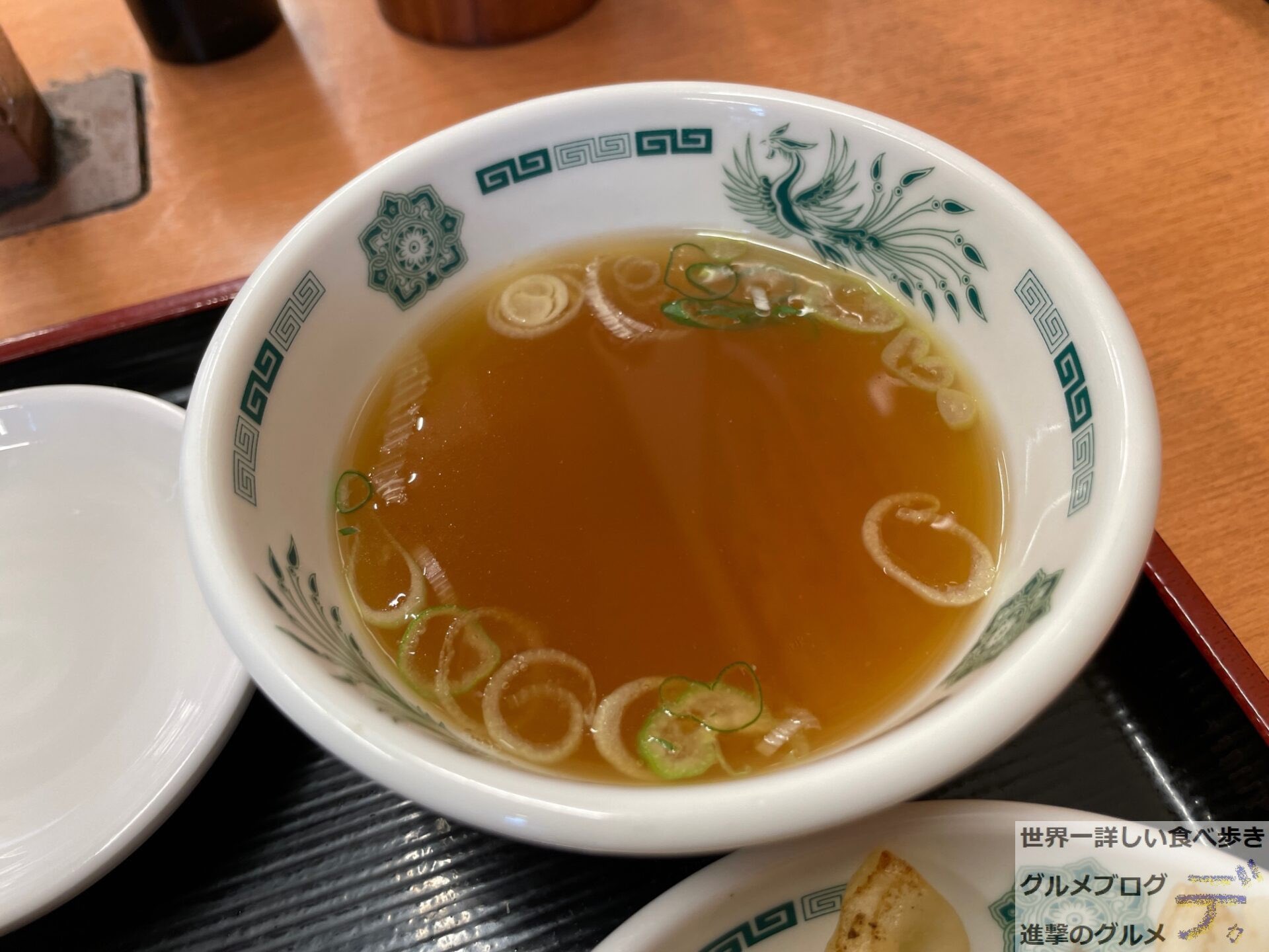 進撃のグルメ コンビニ チェーン店グルメブロガー 新商品の実物はここでチェック 餃子3個 140円 ライスセット 180円 日高屋の定番メニュー 餃子3個 ライス スープ 漬物のセットで 激安3円定食 です 餃子は ニラ キャベツ