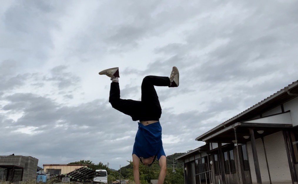 Tapiokapans's tweet image. みんな俺の美しい卐足を見て