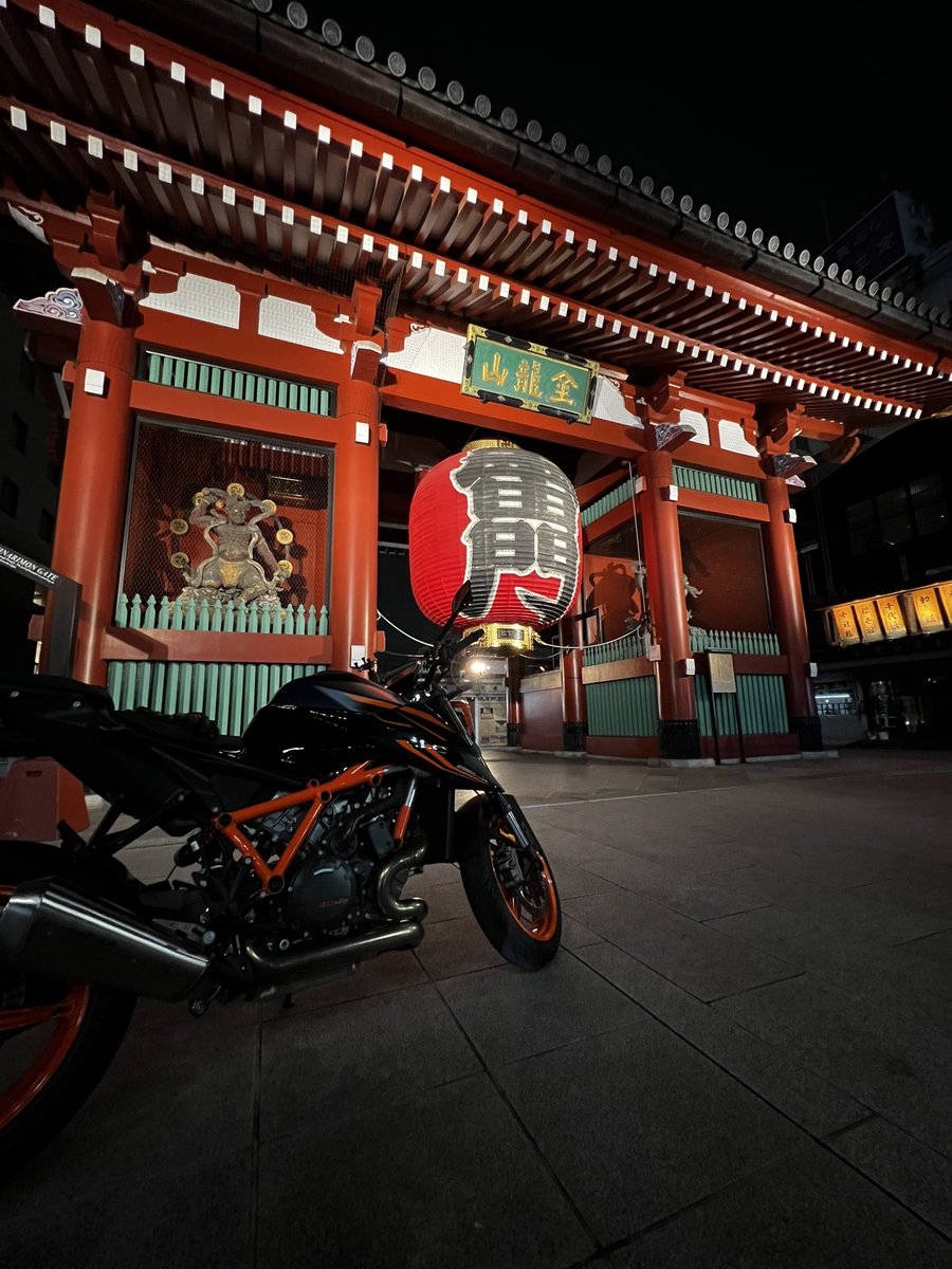 include_lib's tweet image. 名前 : らいぶらり
性別 : 🚹
年齢 : 22
住み : 東京
車種 : 1290SDR EVO
身長 : 185cm
好き : バイク 猫 お酒🍻
一言 : 大型納車したのでアカウント作りました！仲良くしてもらえるとhappyです☺️

#バイク乗りとして軽く自己紹介
#バイク乗りと繋がりたい 
#バイク好きな人と繋がりたい