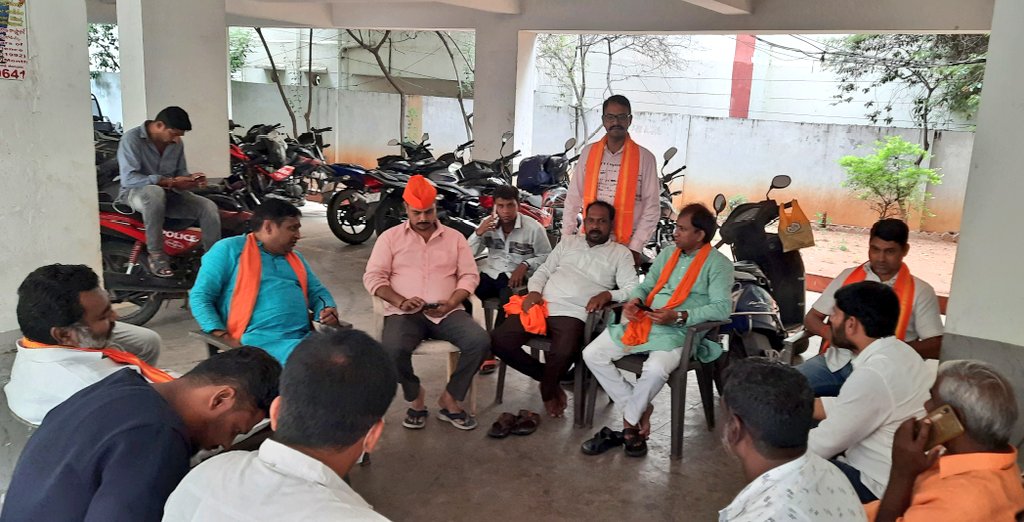 bgusofficial's tweet photo. Dr Bhagwanth Raoji, Gen Secretary, 
#Bhagyanagar #GaneshUtsav #Samithi has been arrested during Sagara Parikrama at Vinayaka Sagar where @hydcitypolice unlawfully arrested him and other #BGUS Office Bearers &amp; kept them at various police stations
#Ganeshotsav2022 
#GaneshNimarjan https://t.co/fjBd6DOPXX