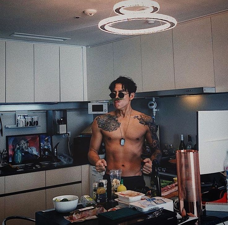 Darlink3ira's tweet photo. Happy birthday to this precious soul Thank you for all your hardwork and creativity & for encouraging dreamers and reminding us that its okay not to be okay. I wish you all the happiness success & good health on your 32nd trip around the ☀️
#HappyThirtyYu #DPRIAN
#1ShotForIAN https://t.co/Qy80hFdzrh