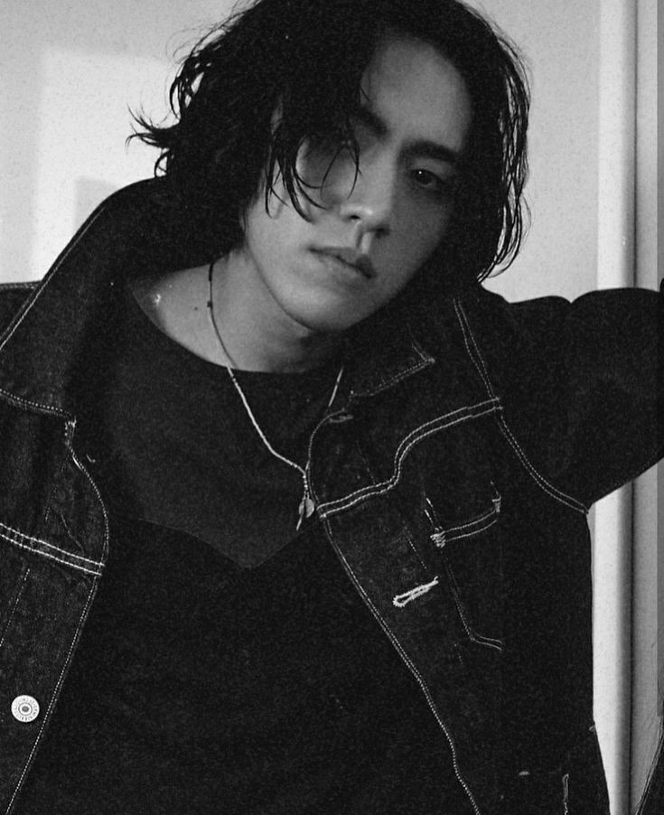 Darlink3ira's tweet photo. Happy birthday to this precious soul Thank you for all your hardwork and creativity & for encouraging dreamers and reminding us that its okay not to be okay. I wish you all the happiness success & good health on your 32nd trip around the ☀️
#HappyThirtyYu #DPRIAN
#1ShotForIAN https://t.co/Qy80hFdzrh