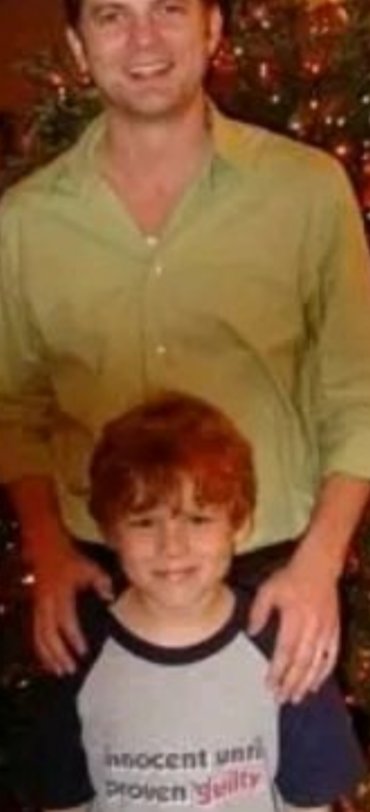 BeezerBopLS's tweet photo. Nay, fair Alanis but "irony" is not defined by a Diptera infested libation but rather this shirt, as worn by a rather young #MatthewEstes https://t.co/AP8GlxufG5