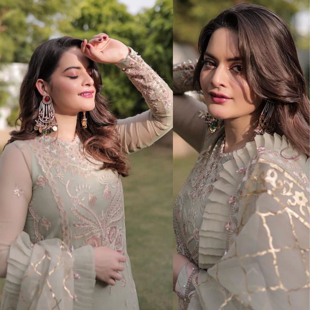 eTodayInPak's tweet photo. #MinalKhan turning the heat up with her latest pictures on the gram💗✨

#todayinpakistan #todayinmagazine #todayinworld #lollywood #actress #celebrity #actor #lollywood #lollywordstars #pakistan #showbiz #showbizindustry #stars #dramas #models #fashionicon https://t.co/YboZmtESVh