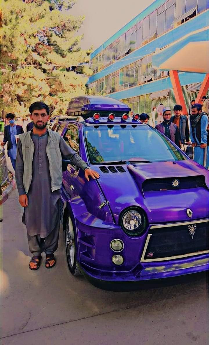 FDM_MOI's tweet photo. د بلخ پوهنتون د انجينرۍ پوهنځي محصلينو يو موټر جوړ کړى او تېره ورځ يې بلخ پوهنتون کې نندارې ته وړاندې کړ. https://t.co/EgxP2p0Zhz