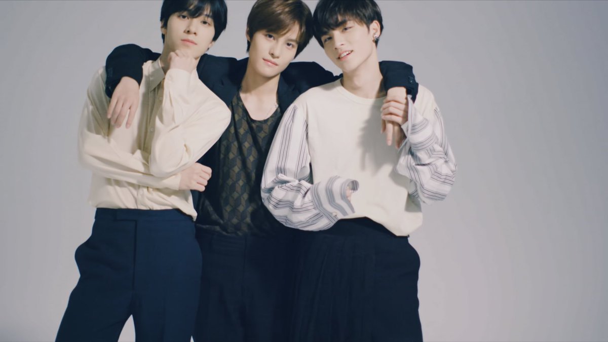 _junjun888's tweet photo. just how fast the night changes 😭🥺💘💘💘 #PraewXWayV #SR18B https://t.co/ZHtSpWlUiM