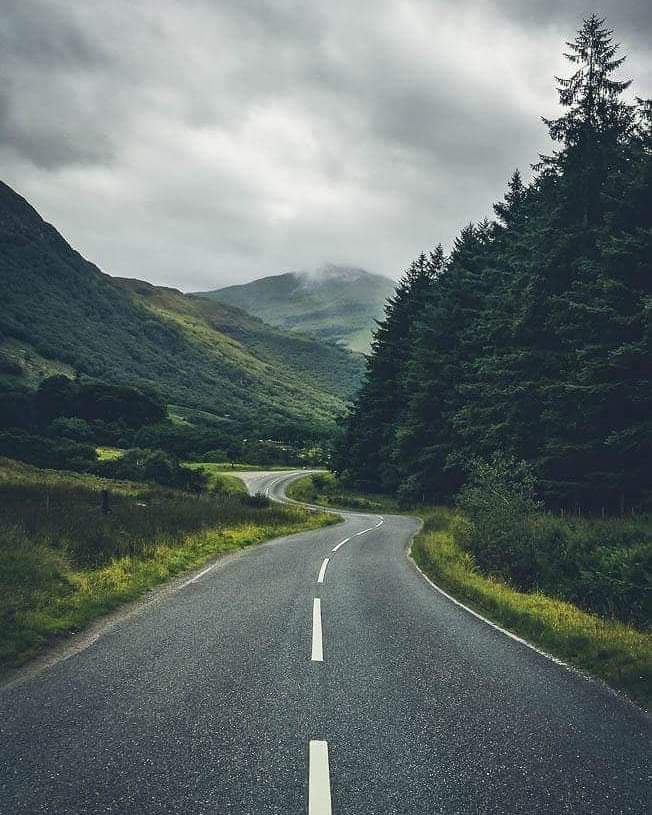 SassenachPlace's tweet photo. #FacebookMemories from 2018
On our way to beautiful Nevis Gorge and the awesome Steall Falls.. there was a bus also but we enjoyed the extra long Hike that day #Scotland #travels #Hiking #landscape #Streets #scotlandphotography #scotshots #igscotland #scotlandlover https://t.co/J2Yv6D6RqM