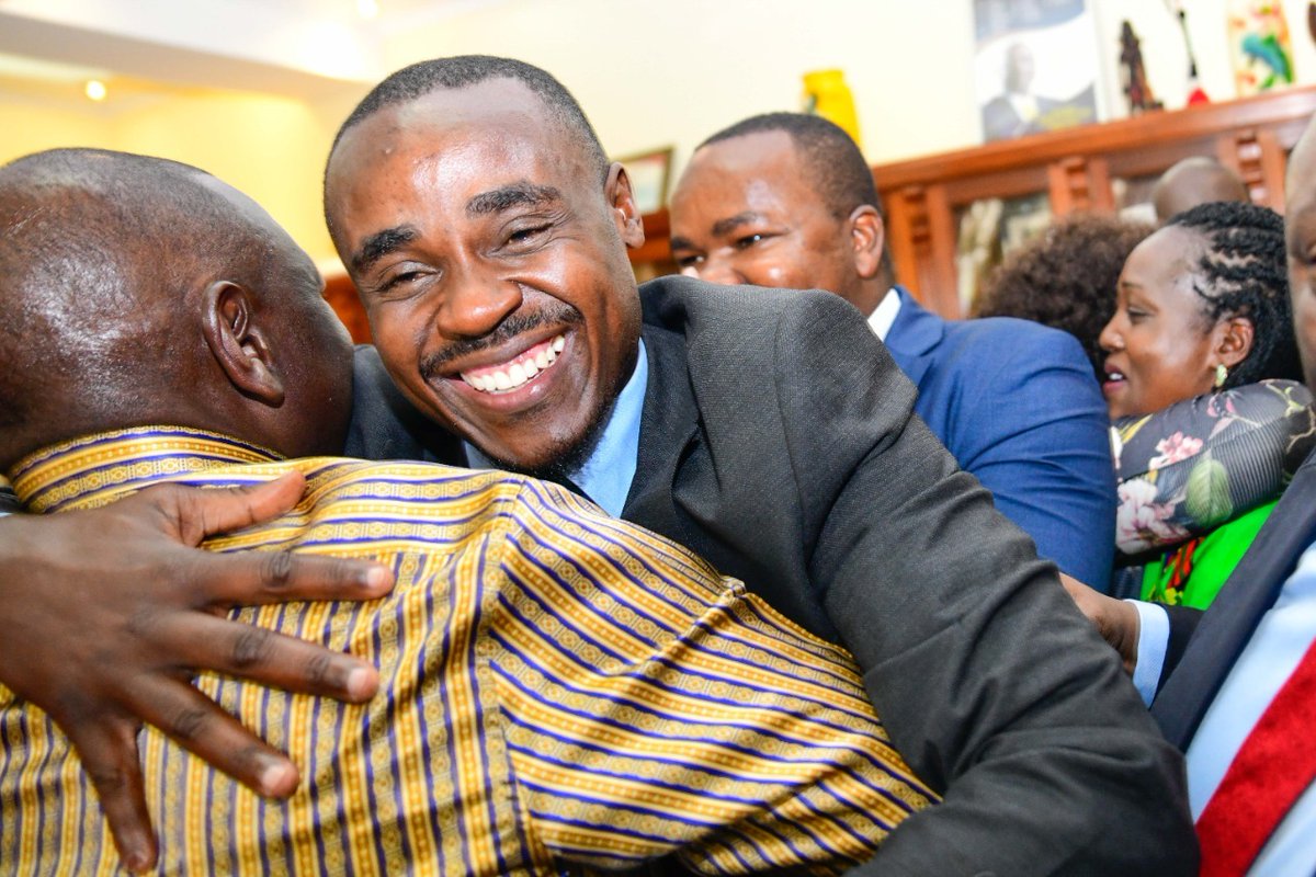 Kenyans's tweet photo. Cleophas Malala embraces Deputy President Ruto after the supreme court ruling https://t.co/5PLWHb0vqo