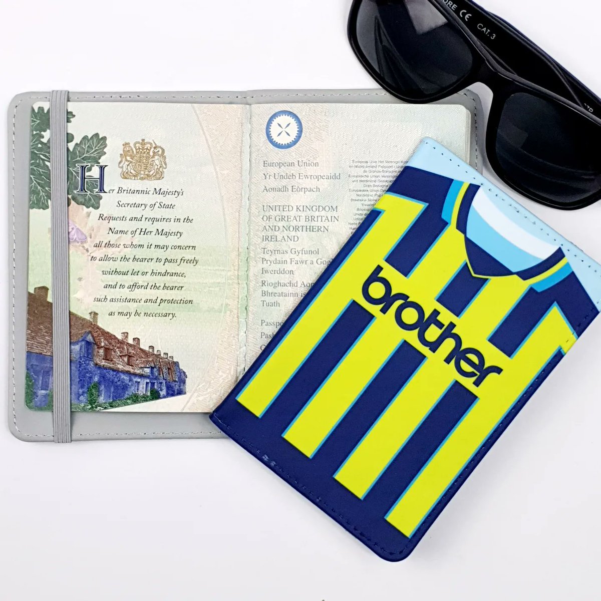 thegingerwig's tweet photo. Matchday competition 

Champions league away days are back so win one of our City passport holders - 8 designs to choose from 

Retweet to Enter

If City beat Sevilla tonight we’ll giveaway a passport holder to a follower who retweets 

Good luck and c'mon City https://t.co/jMn5joE9ZM