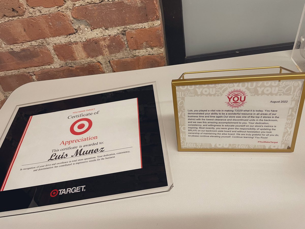TheMessiah179's tweet photo. Words cannot explain how grateful I am for this award except, thank you! 🙏🏻💯 #ClosingTeam #T3329 #August2022 https://t.co/SVmsZHdkCc