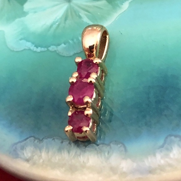 GoldenGateEmp's tweet image. So good I had to share! Check out all the items I&apos;m loving on @Poshmarkapp #poshmark #fashion #style #shopmycloset #zephyr: posh.mk/YjhoqvES5sb