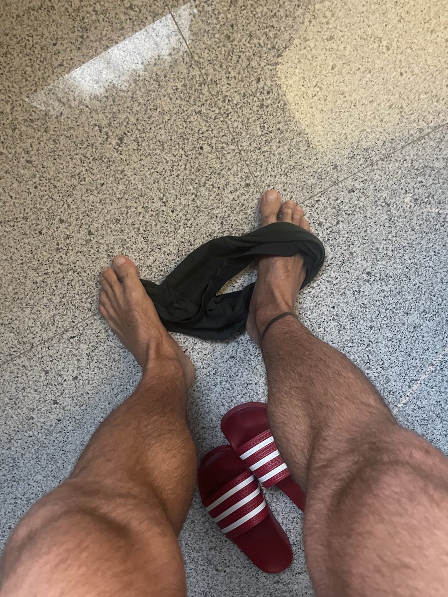 danefullstop's tweet image. #buongiorno #needshower #martedi