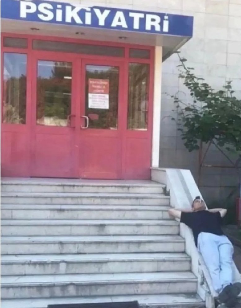arifverimli's tweet photo. Günaydın, beni böyle kapıda bekleyen gerçek dostlarım hastalarıma doğru yola çıkıyorum🍀 https://t.co/6qxgsl2SOd
