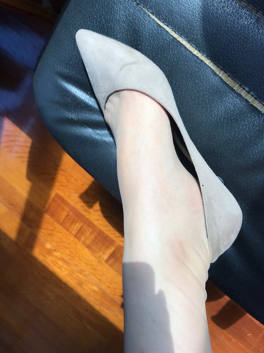 KaceDavidson's tweet photo. 我们又不是很熟，叫我美女就好了～
＃女仆 ＃制服 ＃情趣 https://t.co/BOL39MMvEL