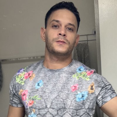 RickyArias91's tweet photo. #NuevaFotoDePerfil https://t.co/t5XRoeykV1