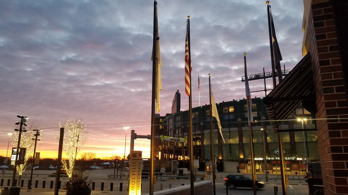 packers_access's tweet photo. Good morning urrbody! Let's go have us a day and lift someone up in the process!
#itsgameweek
#GoPackGo https://t.co/fug8EPUlQq
