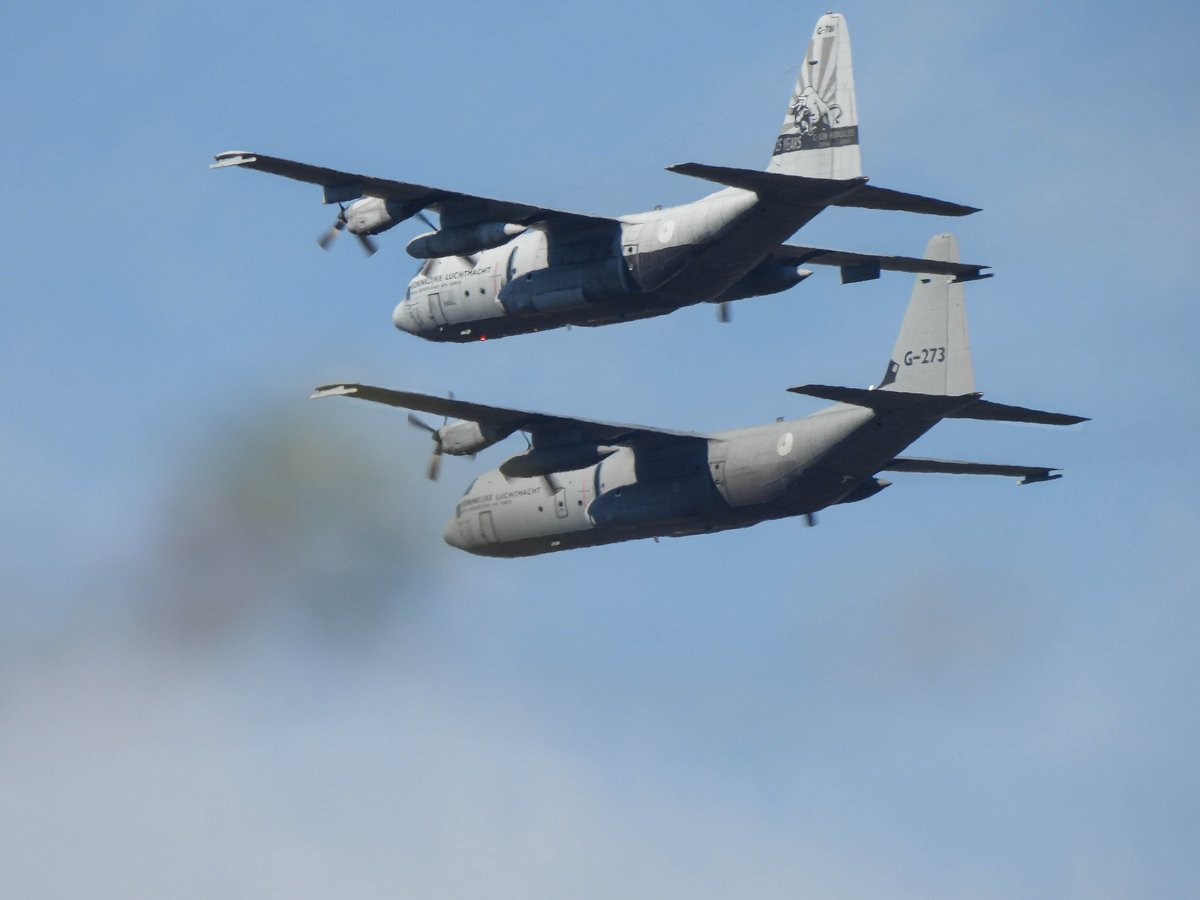 EHEH_Spotter's tweet photo. Welcome to #FalconLeap #Falconleap2022 (#day2 from the backyard)
๐ณ๐ฑRNLAF C-130H Hercules G-273 & G-781 as flight #ROGUE11/#ROGUE12
๐ฎ๐นItalian Air Force C-130J Hercules MM62179 as flight #ROGUE13
๐ต๐ฑPolish Air Force CASA C-295 M 024 as flight #PLF038
#NLspot https://t.co/4zWLd9iwkG