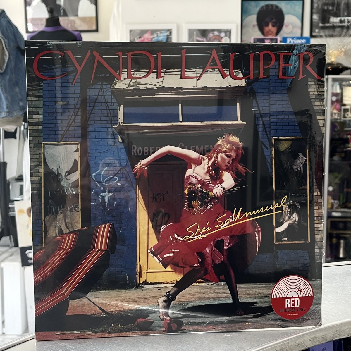 RockItPoolePRN's tweet photo. Have you checked out our NEW IN section? It includes things like this New & Sealed RED VINYL release of Cyndi Lauper's album She's So Unusual (which includes her cover of WHEN YOU WERE MINE 👇
https://t.co/w5jfjqZEoH
#Prince #Prince4Ever #PrinceCover #CyndiLauper #PrinceVinyl https://t.co/v0HqMy0OwF