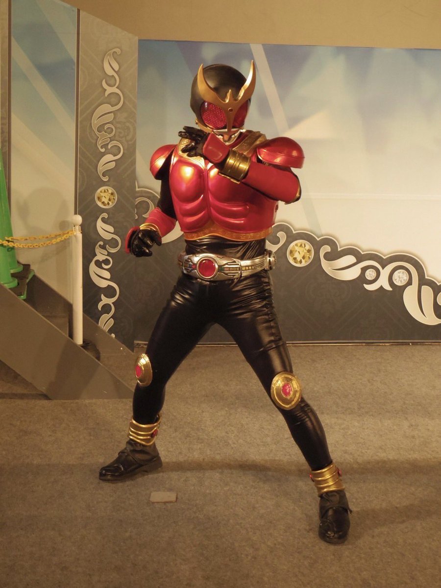 PNWmrnUzf58yBkE's tweet photo. 戦隊ヒーローショーをやってる屋内特設ステージ、雨の日はコスプレの方に解放されてるみたいで、アトラク風に撮ってもらいました！涼しいし休めるし\(//∇//)\サイコー！
#キジマ高原パーク
#KCF70 
📷しらけんさん@sk_camera 
#ガワコス https://t.co/lxq6rpruby