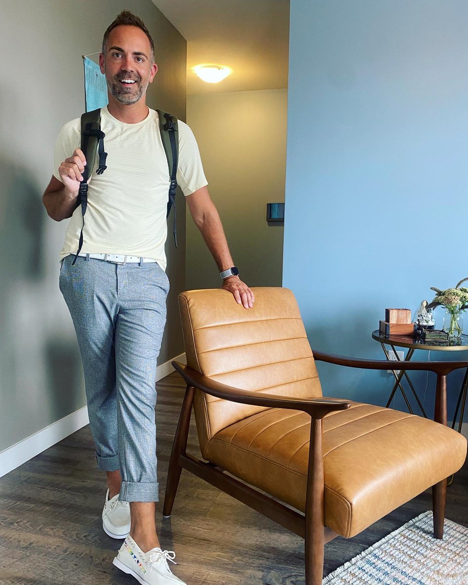 mrfewkes's tweet photo. #WRDSBFirstDay
Excited to welcome back students to @CountryHills1 after a great Summer recharging. See you soon! https://t.co/4GA8lz7l52
