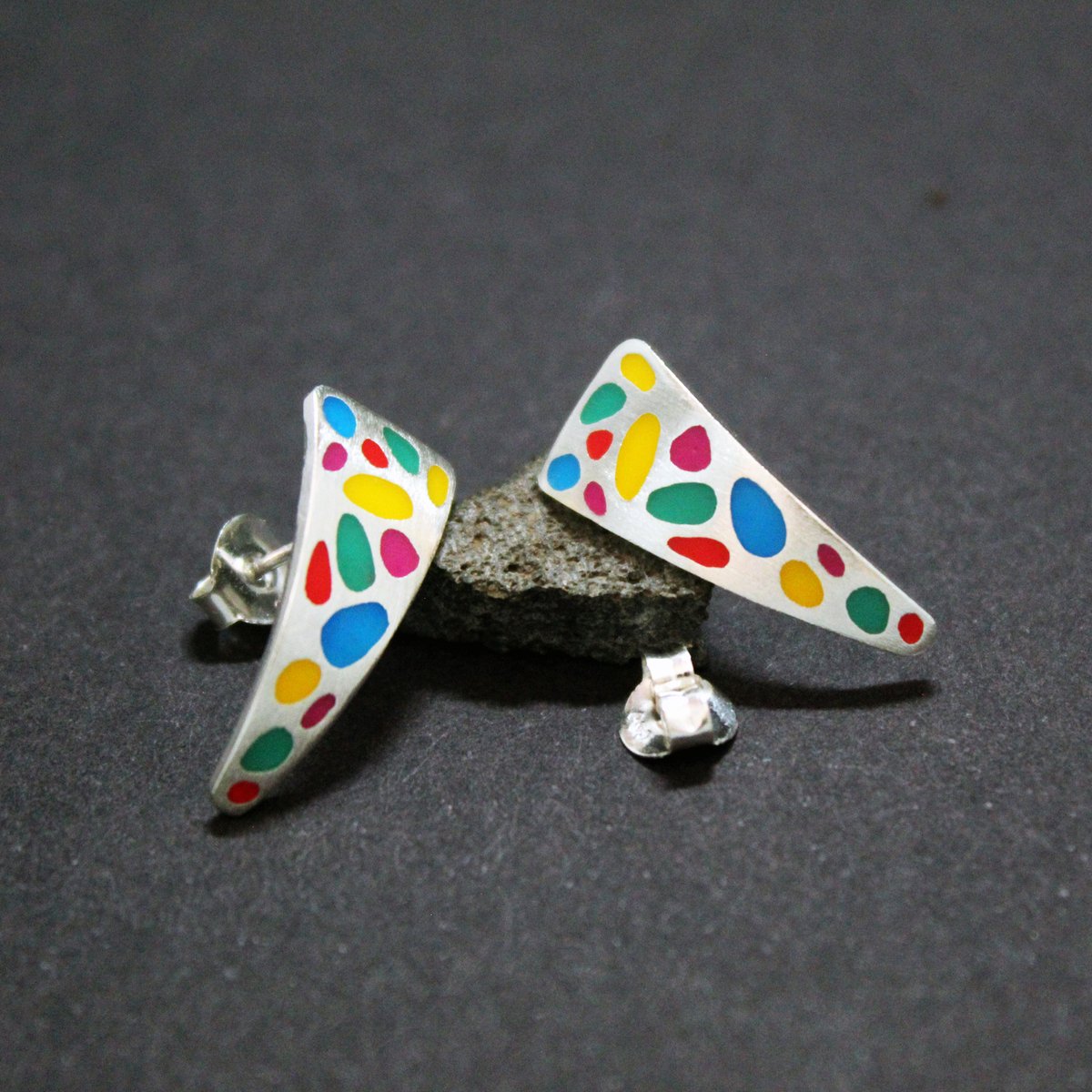 Plataica's tweet photo. ⭐ Llena de #luz y colorines este #septiembre con estos #triángulos ▲ con colores #pendientes en #plata925

https://t.co/8NkhhL9cSO

#Colors #silverjewelry #FreeShipping #enviogratis #hechoamano #etsy #silverearrings #handmade #triángulo #triangle #silvertriangle #etsyme https://t.co/LkeVaUwROH