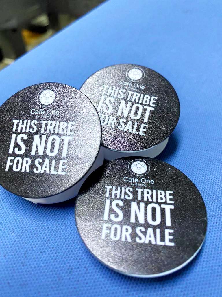 DigitalrealityL's tweet image. Check out these branded Pop sockets we did for Cafe One by @Sterling_Bankng

Aren’t they cool?    

#digitalrealityprinting #branding #printing #CafeOne #business #sterlingbank #Tuesdaymotivation