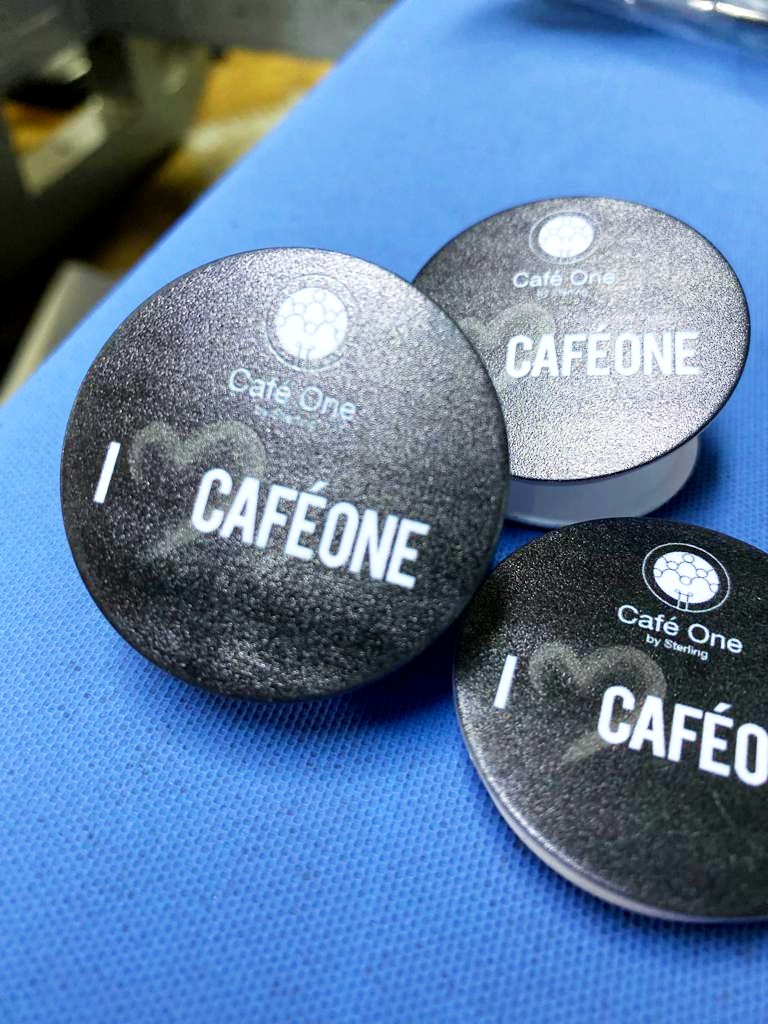 DigitalrealityL's tweet image. Check out these branded Pop sockets we did for Cafe One by @Sterling_Bankng

Aren’t they cool?    

#digitalrealityprinting #branding #printing #CafeOne #business #sterlingbank #Tuesdaymotivation
