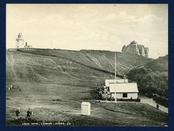 CromerMuseum's tweet photo. Images from a collection of twenty photographs published by C. Munday, Church Square, Cromer. 'Permanent views of Cromer and District.' More can be seen on the #NorfolkMuseumsCollections website: https://t.co/0BsbHJ4d7N
#LoveCromer #LoveHistory https://t.co/8EBuEF6PMM