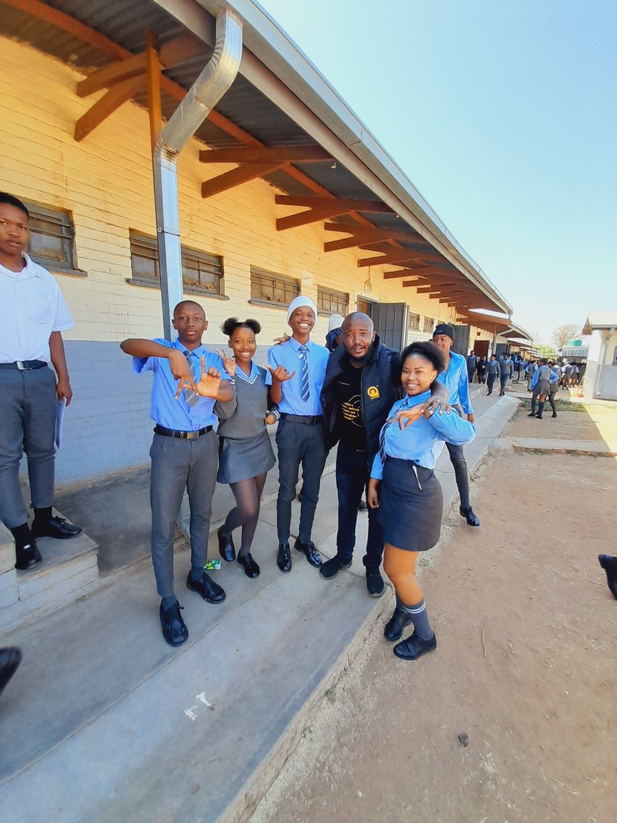 TalkflowZA's tweet photo. We had a great dat at Reitumetse High School. Meeting such well orientated learners is the best experience ever. #TalkflowSA https://t.co/xBzBFwQVZJ
