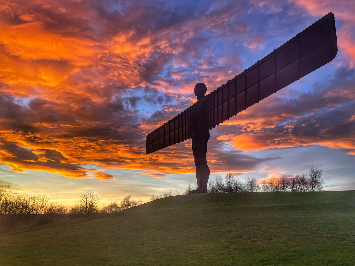 ChrisQuinnNCL's tweet photo. @Eurovision Bring it to Newcastle! It’s stunning! We’d open Europe with open warms, transport links are great, historic places to visit, places to eat are 👌🏻! 🎵 #Newcastle2023 #Eurovision2023
@NCLairport @gonortheast @StagecoachNE @arrivanortheast @LNER @northernassist https://t.co/Yin3OSdQnM