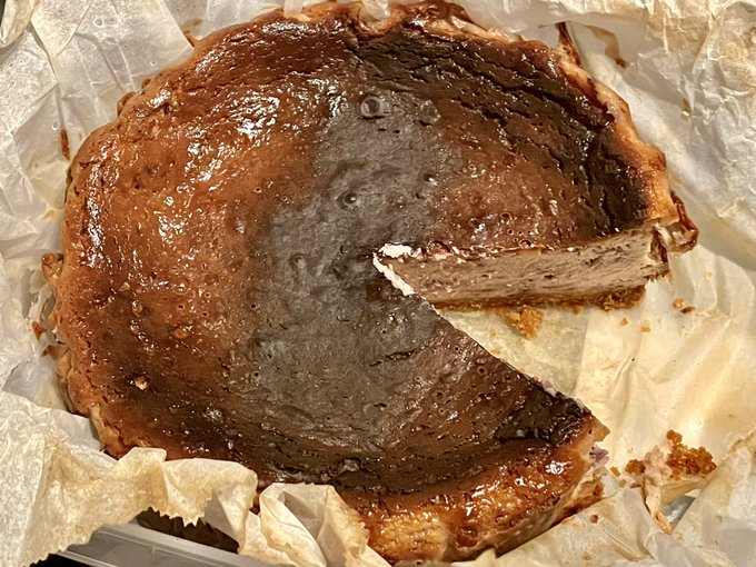 ブルーベリーチーズケーキ焼いた
かなりブルーベリードシャドシャ入れたので、ブルーベリーがほのかに香るしブルーベリー味する🫐 