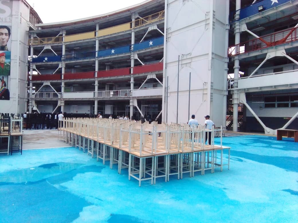 yami2336's tweet photo. #SomosPatriaQueSeRespeta
NUESTRA ALMA MATER @UNESUNIVERSIDAD SE PREPARA PARA EL NUEVO PERÍODO ACADÉMICO 2022-2023, DANDOLE MANTENIMIENTO A SUS ESPACIOS EN LOS 39 #CefoUnes EN TODO EL TERRITORIO NACIONAL... EXCELENTE INICIATIVA
@aliriocermeno
@zavarse_fabio
@DttoUnes1 https://t.co/EjkYz3CojN
