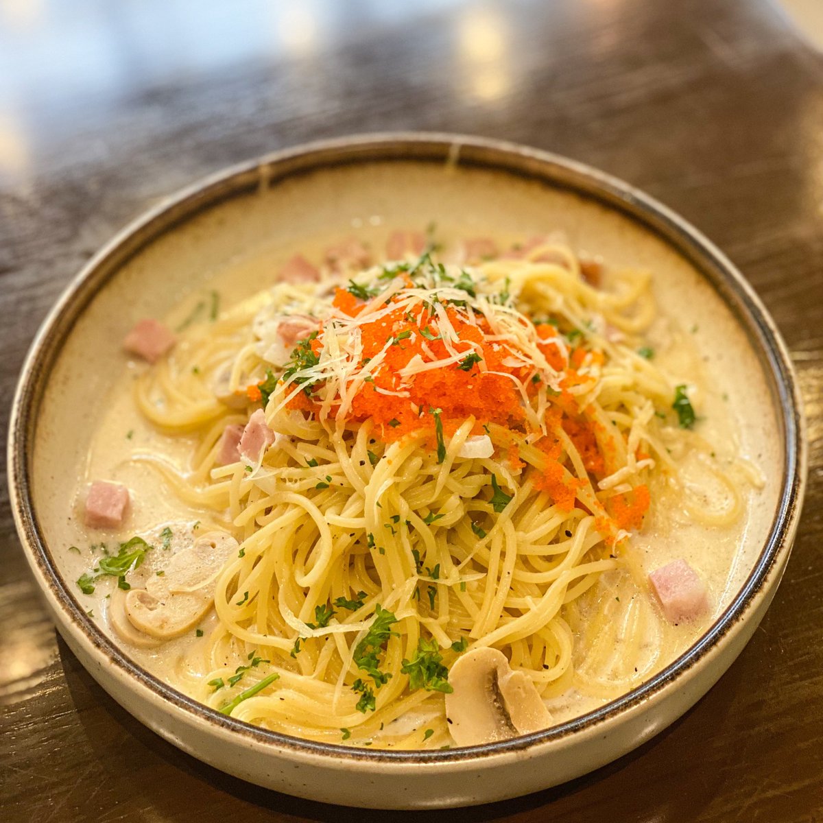 delardollar's tweet photo. PASTA AMA 🥙🍝 ต้องบอกก่อนว่าบรรยากาศร้านดีมากกก พาสต้ารสชาติ อร่อยแบบเข้าถึงง่าย ฟีลโฮมเมด แต่ที่อยากแนะนำให้สั่งคือข้าวหน้าปลาแซลม่อน ห้ามพลาด! อร่อย แซ่บ สดชื่นมากก 🤟🏻 ราคาจับต้องได้ มีที่จอดรถที่ตึกข้างๆร้าน จอดฟรี1ชม 📍ราชเทวี @aroii #อร่อยไปแดก https://t.co/pkz602MGHY
