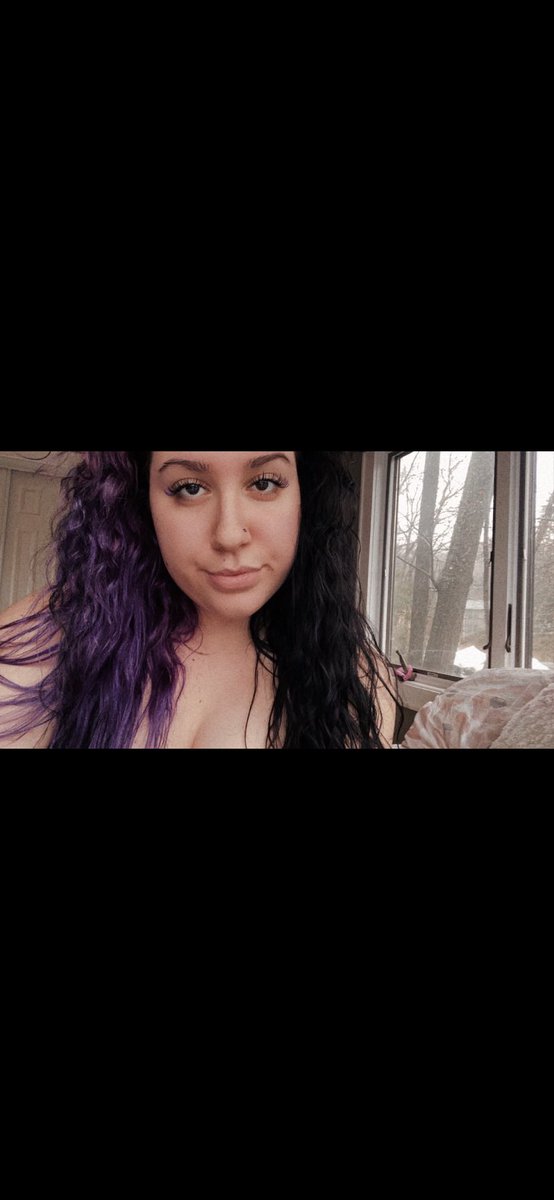 geanna_nicole's tweet photo. just because i literally don’t post on Twitter at all, I miss my split dye so much 😭🦇💜 #splitdyehair https://t.co/WvgYwQq6Zp