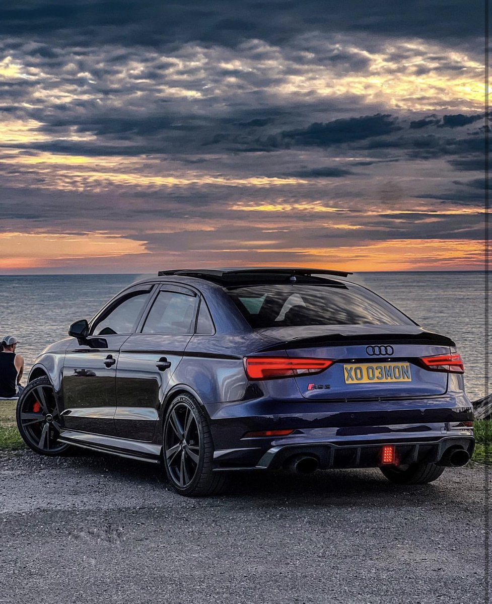 carpxrnpicx's tweet photo. Audi RS3 https://t.co/1SODQLYgdY