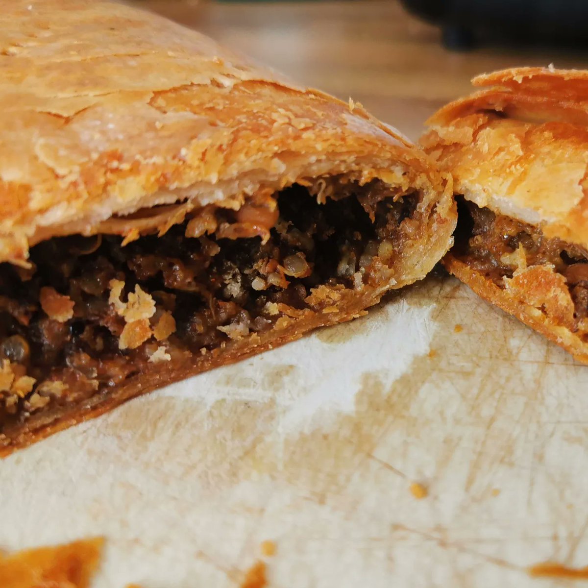 Meljbradley's tweet photo. Can I get some appreciation for this beauty? It's filled with black bean, rice and quinoa burger mix and tasted divine.
#glutenfree #vegan #plantbased #nomeatchallenge #upyourgamechefs #nutritionisnotthathard #glutenfreevegan #goodfoodlover https://t.co/le1BhwTsvn
