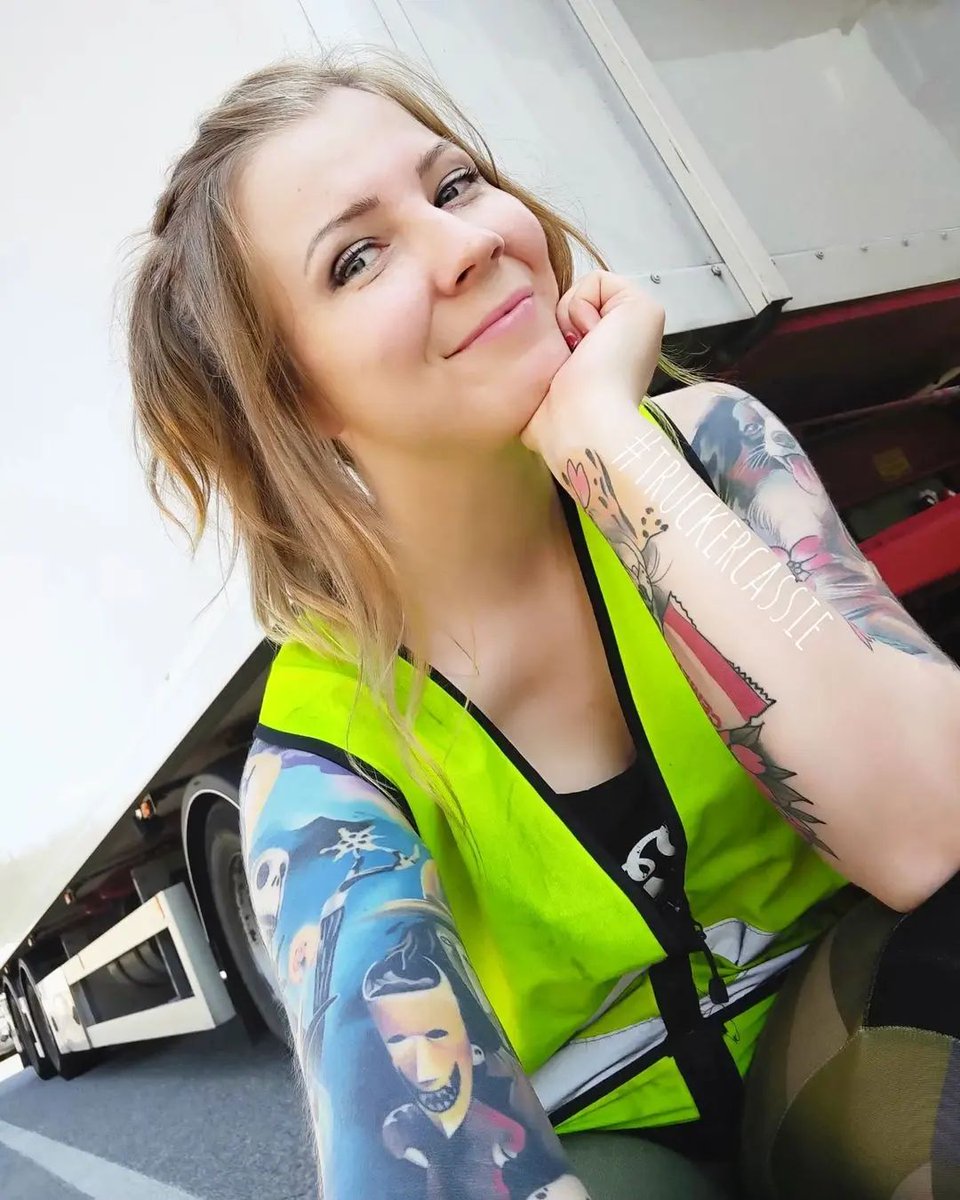 truckersexpress's tweet photo. DO you love trucker??
credit :Trucker Cassie
#trucker
#truckergirl
#truckerlife
#truckerlifestyle
#truckerstyle
#truckerproblems
#truckerworld
#truckerhat
#truckernation
#truckers
#truckernation
#truckerswife
#trucker4life
#truckerhatcustom
#truckerbabesaustria https://t.co/rYqb1cUQqQ