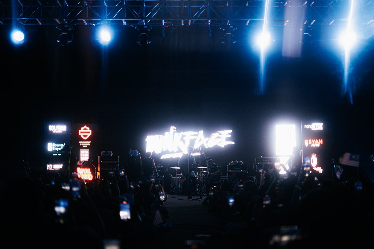 ConcertMoments3's tweet photo. https://t.co/mhsoqoxVol