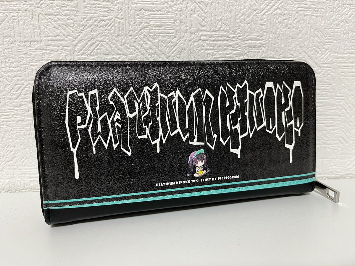 こみトレの新作の長財布きたー🙌
生地は今までよりレザー感がつよめ✨
印刷はキレイで表面にクッション性があります(。•ω•。*)
中はカードたくさん入ります✌
#こみトレ 