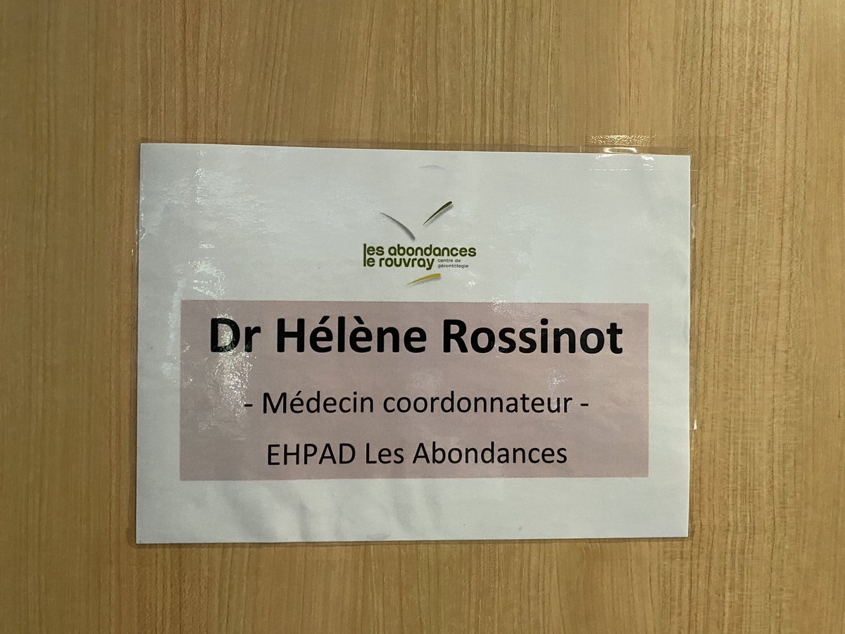 helenerossinot's tweet photo. Heureuse de démarrer cette nouvelle aventure 😊 Beaucoup de travail en perspective, mais j’ai hâte de m’y mettre ! https://t.co/vQ0bLHKiV8