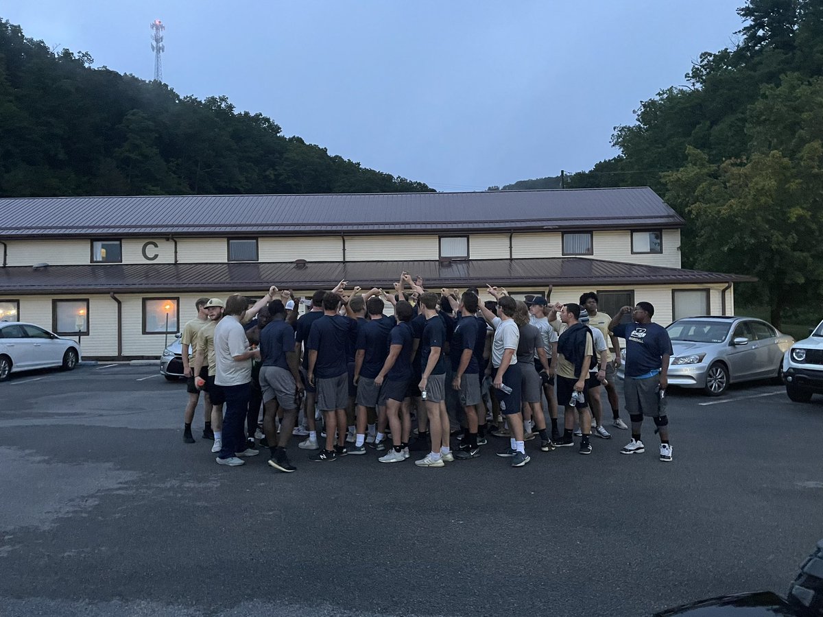 BSU_Baseball_'s tweet photo. #movethebus https://t.co/JxxZ7qLvWx