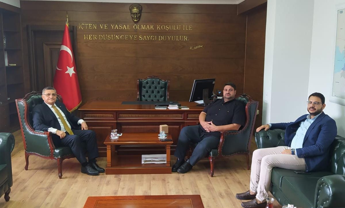 15 Temmuz Derneği Başkan Vekili A. Tarık ŞEBİK Kaymakam Dr. <a href="/mustafaozarslnn/">🇹🇷Dr.Mustafa Özarslan</a> makamında ziyaret etti.
Kaymakam Dr. Mustafa ÖZARSLAN, 15 Temmuz Derneği Başkan Vekili A. Tarık ŞEBİK'e  nazik ziyaretlerinden dolayı teşekkür etti.