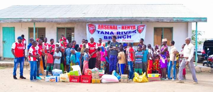 ArsenalKenya_AK's tweet photo. Greetings Fam!

Our youngest branch : Arsenal Kenya Tana river conducted their first ever charity as a branch and I have to say this is really impressive and Commendable.I have seen this branch grow from just three members and they've been five members for over an year... https://t.co/apNHnUBM87