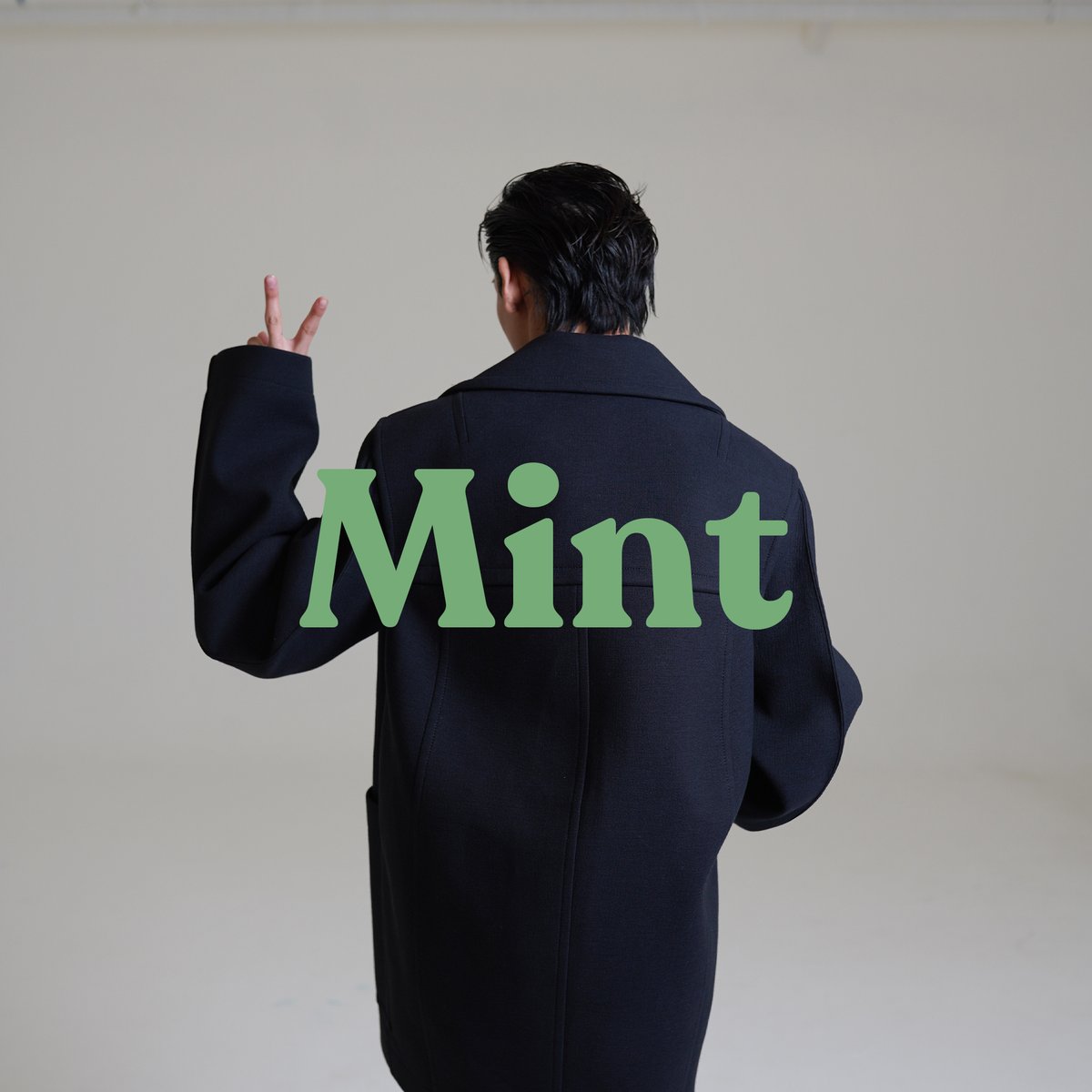 mintmag_th's tweet photo. ซูมดูชัดๆ เขาคนนี้จะมาอยู่บนปก Mint Vol.12 ฉบับใหม่ และเป็นฉบับครบรอบ 2 ปีของ Mint Magazine อีกด้วย จะใช่คนที่เราคิดไว้หรือเปล่านะ กดติดตาม Mint ทุกช่องทางรอไว้เลย! 💚

#MintVol12
Coming Soon!

#Mint2ndAnniversary
#MintMagTH https://t.co/k69uKTC9bi