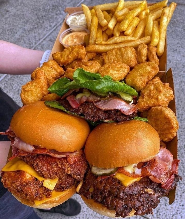 TensaiMovil's tweet image. Everything is a starter! 😍😍😋

📸 IG junkfoodtavern