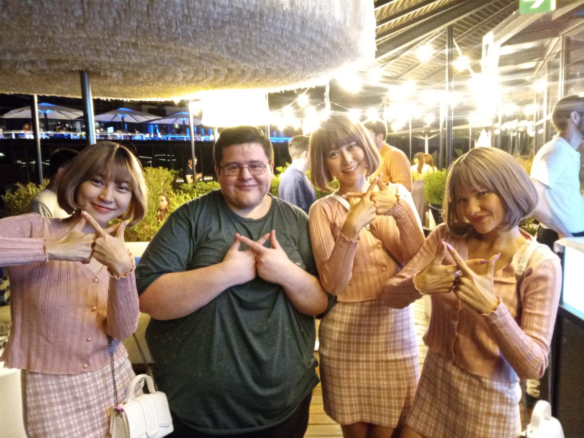 DUR4ZN1LL0 | OLA 🇦🇷 tweet media