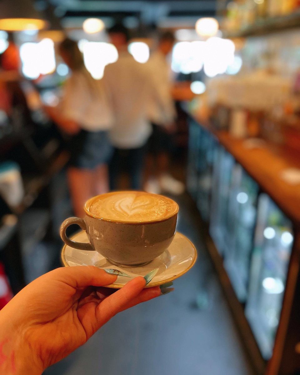 Working hard or hardly working? Either way @theboatersinn has you sorted #TreatYourselfTuesday 

You can work remotely either in our restaurant or bar area💻