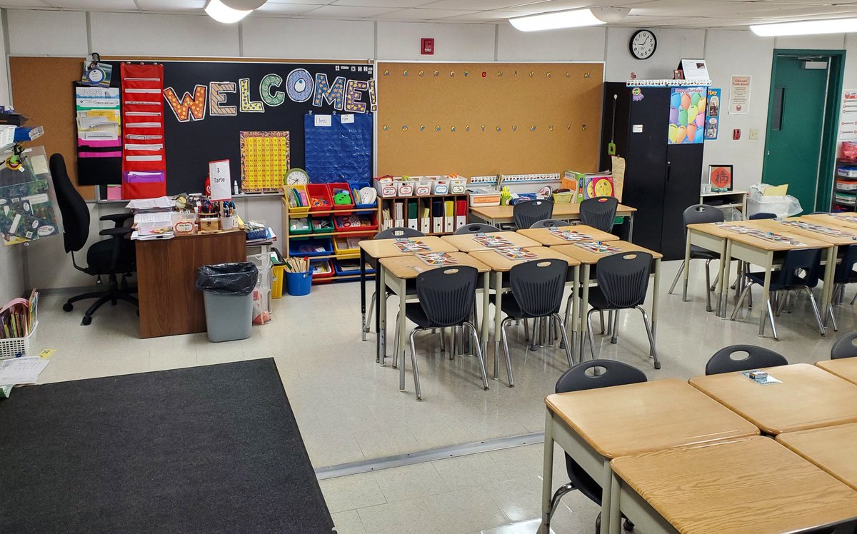 MrsTartesClass2's tweet photo. Welcome 3T class of 2022/23! All moved in and ready to go! #20thclass #portablelife https://t.co/FTYNiNBu2t