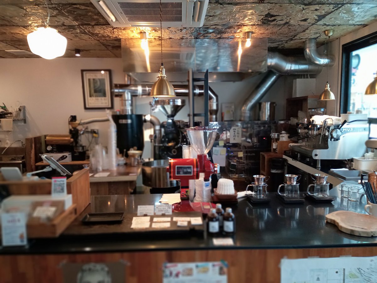 onthebeat_simo's tweet photo. 一風堂のあとは、すぐ近くにある
#BagTownCoffee へ
会社珈琲用に
#エチオピア #イルガチェフェ #GEDEB の深煎を購入
早速3時に飲んでみると
香水を思わせる
フローラルな香り
深煎らしくシッカリボディ
マジうまい https://t.co/deSWKeujbh