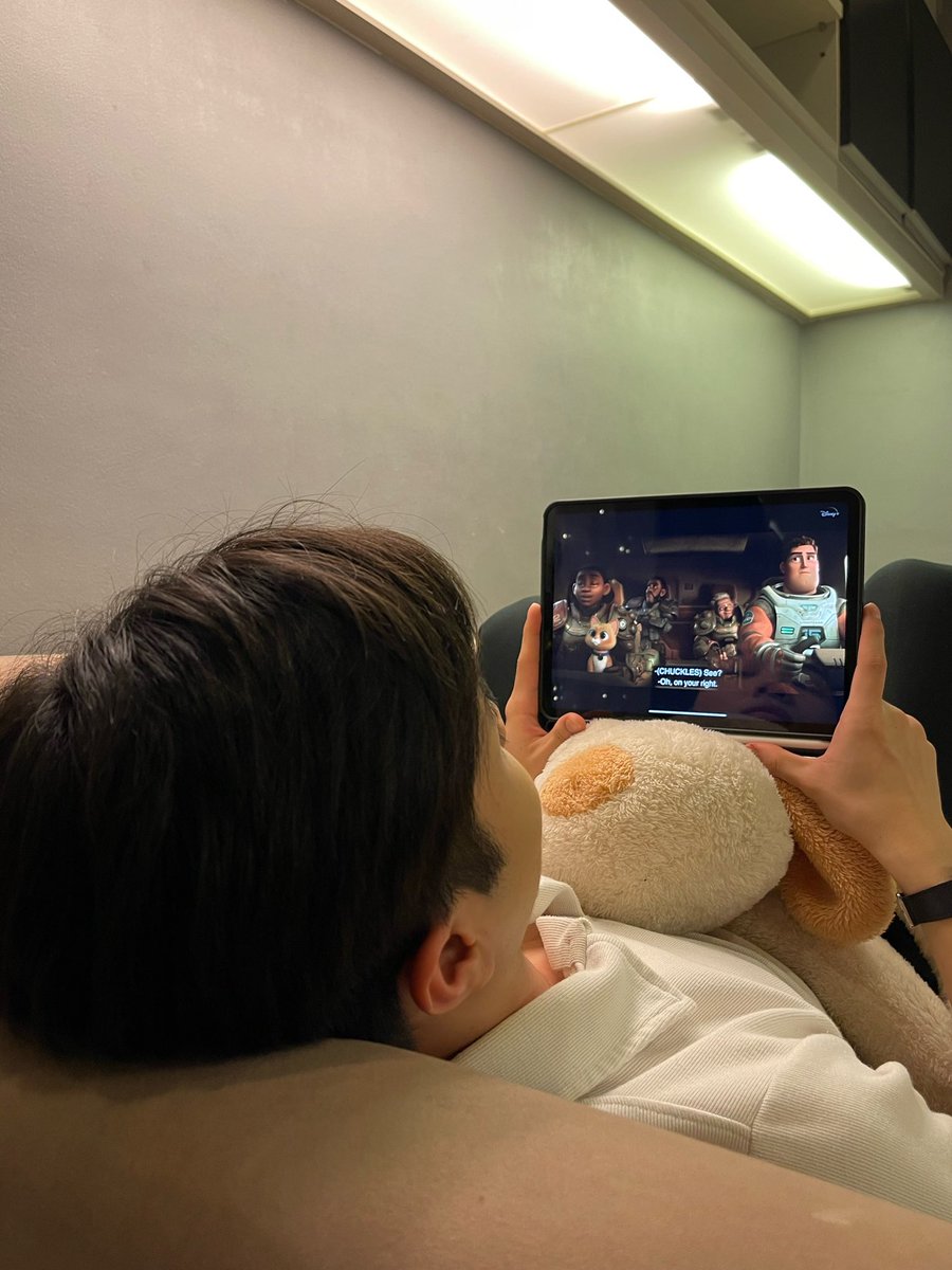 petchthanachit's tweet photo. วันนี้เพชรมาแนะนำให้รู้จัก ZEED 5G จาก AIS โปรเน็ตไม่อั้นเน้นๆ ไม่ว่าจะดูหนัง ฟังเพลง เล่นเกม ลื่นสุดๆ เหมาะกับวัยรุ่นที่ใช้เน็ตเยอะ สมัครง่ายๆได้ที่ 🔗https://t.co/46bv2uHIia ของแถมเพียบทั้งเน็ต, apple music, Youtube Premium , VIU Premium สมัครเลย ภายใน 30 ก.ย. นี้เท่านั้น !! 🔥 https://t.co/clQEW1xiFY